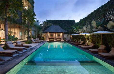 Ubud Village Hotel .